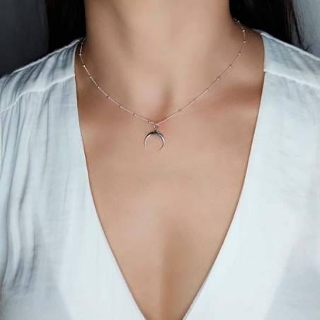 Gargantilla de plata de ley con luna invertida y cadena con pequeñas bolitas, con un largo de 40cm más 5cm de cadena de alargar 