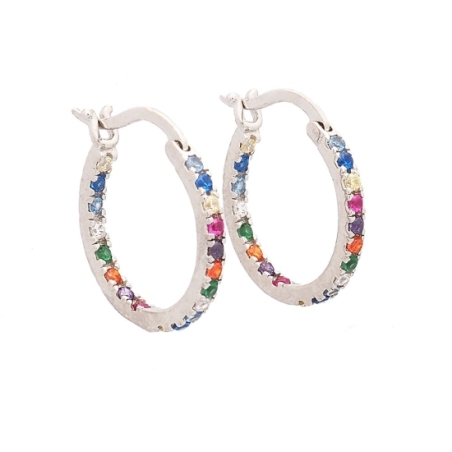 Aros de Plata de Ley rodiada con circonitas engastadas en pequeñas garritas que discurren por todo el frente del pendiente y en 