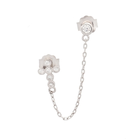 Pendiente de Plata de Ley rodiada doble unido por cadena. Una pieza es una cruz de pequeños chatoncitos con circonitas blancas, 