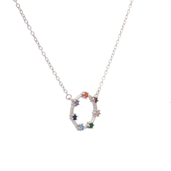 Su sencillo diseño es parte del atractivo de esta preciosa gargantilla en Plata de Ley Rodiada con 7 circonitas con los colores  2