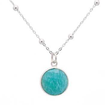 Colgante fabricado de forma artesanal con una preciosa piedra de amazonita facetada por ambas caras y engastada en bisel de Plat