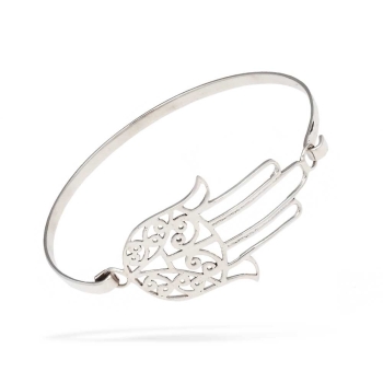Brazalete en Plata de Ley, donde el motivo central, una gran Mano de Fátima en filigrana, le da toda su personalidad. Si eres ad
