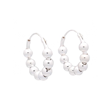 Aros en Plata de Ley sencillos pero muy especiales de 18mm de diámetro, cuyo encanto está en las bolitas de 4mm ensartadas en el