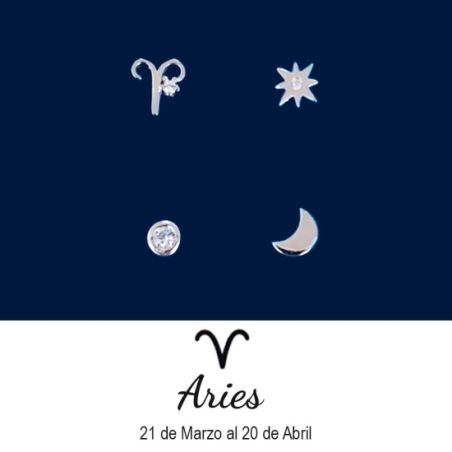 Cuatro pequeños pendientes de plata rodiada con circonitas componen este pack: una estrella, una lunita creciente y un chatoncit