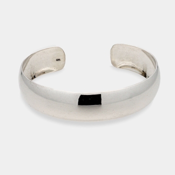 Precioso brazalete en Plata de Ley de fabricación artesanal, lo que le da una personalidad espectacular. Si te gustan las joyas