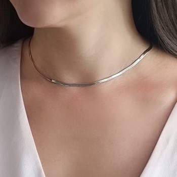 Gargantilla de Plata de Ley rodiada, que con su original eslabón tejido, nos ofrece esta singular pieza que se adapta a tu piel  2