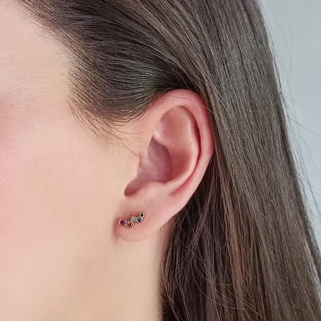 Pendientes de Plata de Ley Chapada de Oro y circonitas multicolores engastadas en pequeños chatoncitos, que dispuestos de mayor 