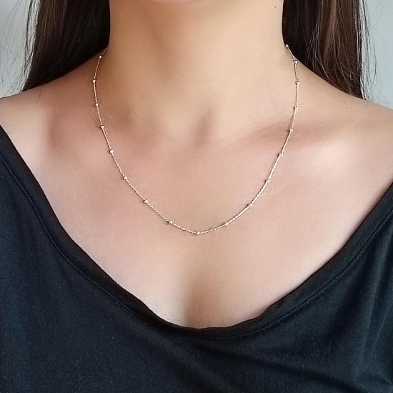 Cadena en Plata de Ley de 50cm, tipo forsá con bolitas de 2,5mm ensartadas cada 18mm, ideal para combinar con colgantes de todo 