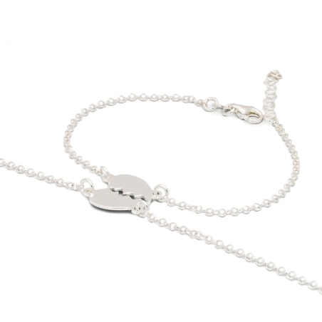 Dos pulseras de Plata de Ley que se presentan unidas en un corazón, muy especiales para compartir entre chicas muy unidas. Posib
