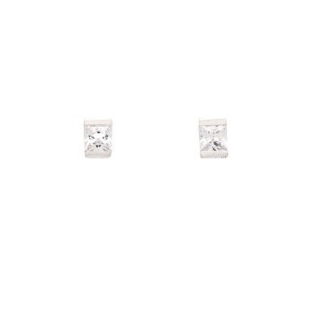 Pendientes de plata con tuercas de presión y circonitas de 6x6 mm en color blanco talla princesa y engaste en carril. Combina es