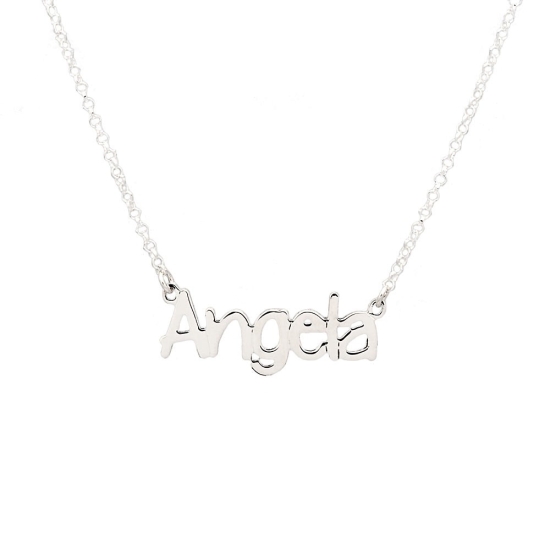 Collar de Plata de Ley compuesto por colgante personalizado con el nombre que tu elijas, centrado en una cadena rolo de un largo