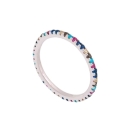 Anillo de plata rodiada con circonitas multicolor engastadas con pequeñas garritas en toda la superficie exterior del anillo.
