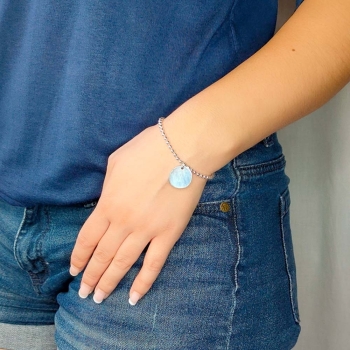 Pulsera de plata tipo toilet con bolitas de 3mm y 19,5cm de largo, pero que podrás adaptar a la medida de tu muñeca.
La modelo l 2