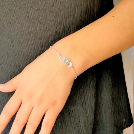 Pulsera de Plata de Ley compuesto por pieza personalizada con el nombre que tu elijas, centrado en una cadena rolo de un largo t