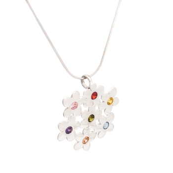 Colgante de plata compuesto por 7 pequeñas flores con circonitas de colores variados formando un ramillete de aproximadamente 33 2
