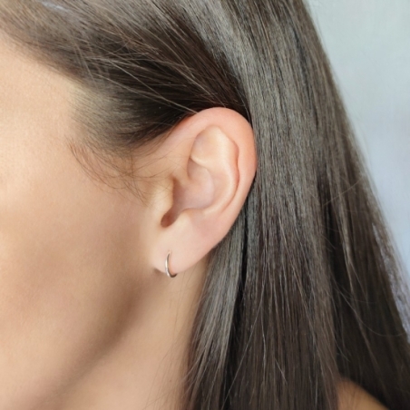 Aro de Plata de Ley de 1,5mm de grosor. Esta colección de aros finos, que podrás encontrar en infinidad de tamaños, te darán un 